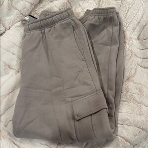 Aritzia cargo sweatpants